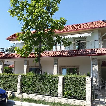 אפורי נורד Apartamente Mitu מראה חיצוני תמונה